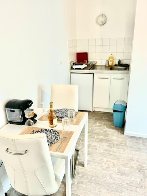 Superbe Appartement Tres Calme Et Confortable Reims Exterior photo